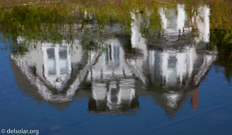 Canon EOS 5D Mark II  --  105 mm  --  24-135mm  