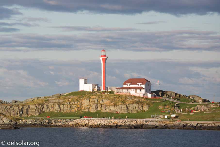 Canon EOS 5D Mark III  --  220 mm  --  EF100-400mm f/4.5-5.6L IS II USM  