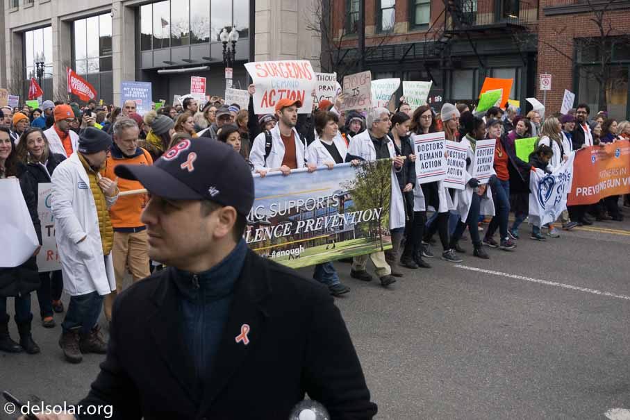 ILCE-6000  --  27 mm  --  E PZ 16-50mm F3.5-5.6 OSS  