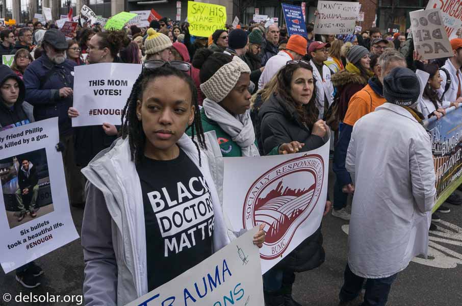 ILCE-6000  --  18 mm  --  E PZ 16-50mm F3.5-5.6 OSS  