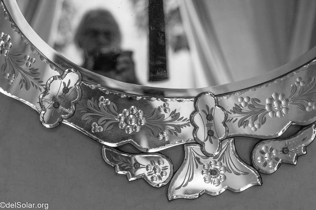 Canon EOS R7  --  RF50mm F1.8 STM -- 1/400 sec at f / 2.2 -- ISO 800 -- 0 EV -- 