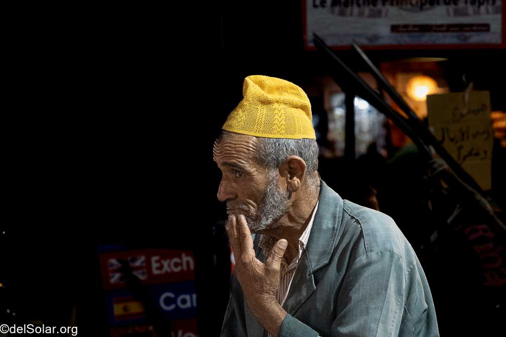 ILCE-7RM4  --  18-50mm F2.8 DC DN | Contemporary 021 -- 1/80 sec at f / 3.5 -- ISO 2500 -- 0 EV -- 