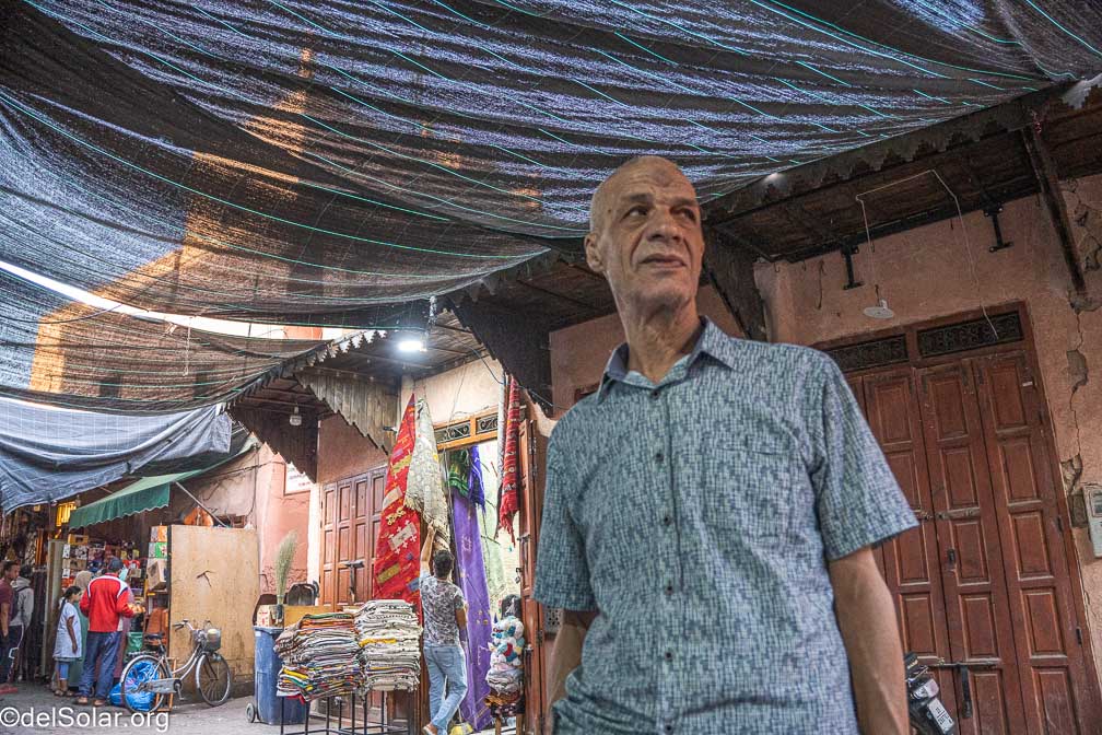 ILCE-7RM4  --  18-50mm F2.8 DC DN | Contemporary 021 -- 1/160 sec at f / 3.5 -- ISO 2000 -- 0 EV -- 