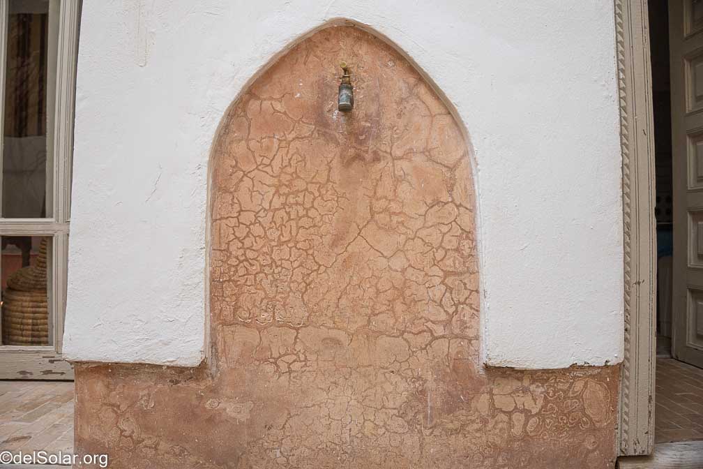 ILCE-7RM4  --  18-50mm F2.8 DC DN | Contemporary 021 -- 1/320 sec at f / 5.0 -- ISO 800 -- 0 EV -- 