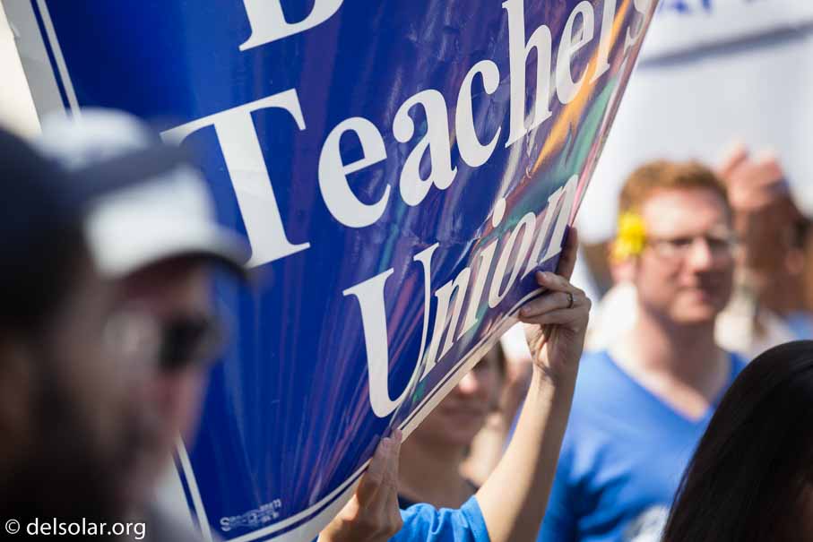 Canon EOS 5D Mark III  --  300 mm  --  EF100-400mm f/4.5-5.6L IS II USM  