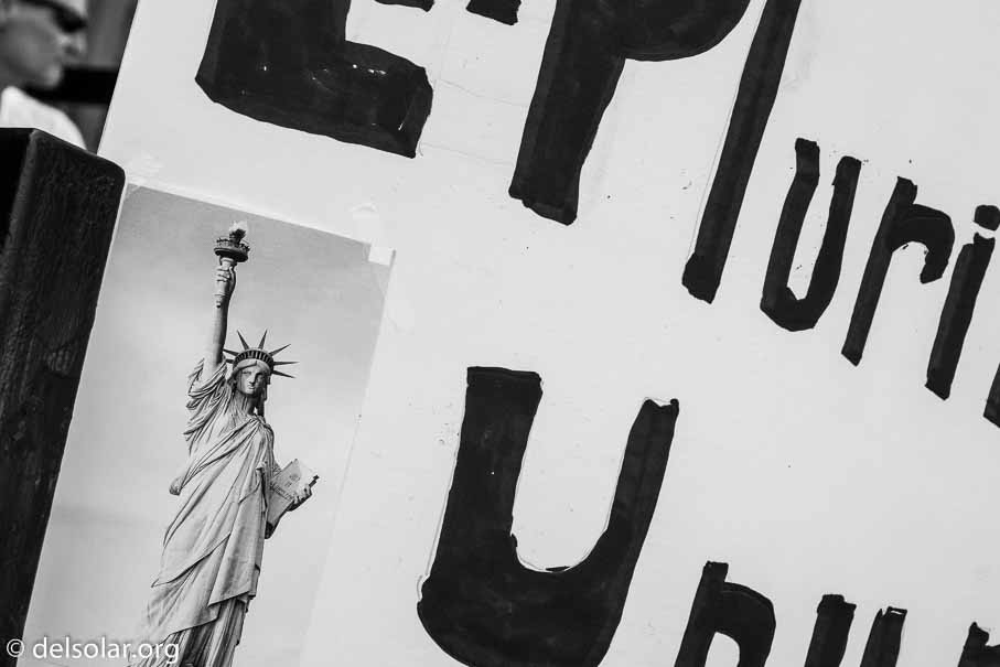 ILCE-6000  --  35 mm  --  E 35mm F1.8 OSS  