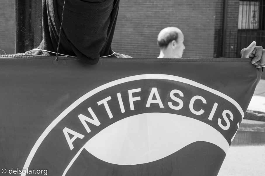 ILCE-6000  --  35 mm  --  E 35mm F1.8 OSS  