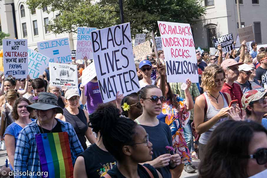 ILCE-6000  --  35 mm  --  E 35mm F1.8 OSS  