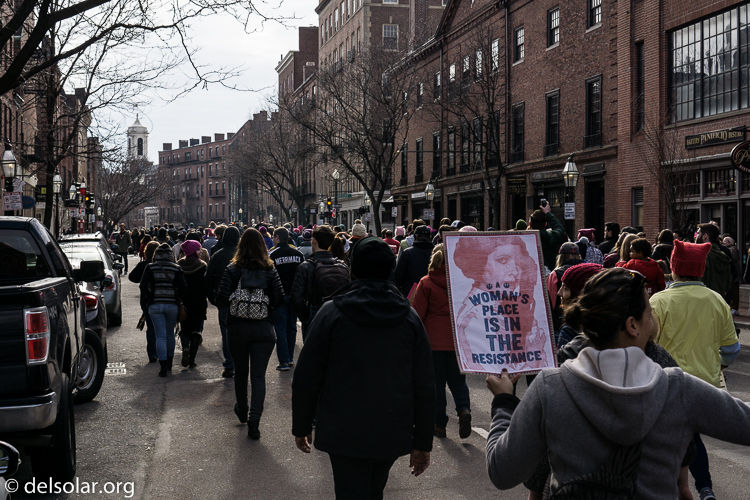 ILCE-6000  --  35 mm  --  E 35mm F1.8 OSS  