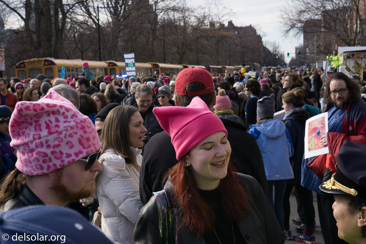 ILCE-6000  --  35 mm  --  E 35mm F1.8 OSS  