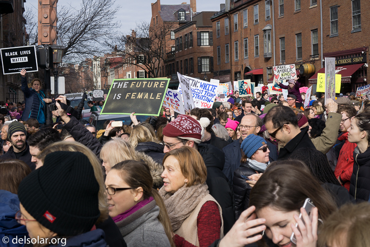 ILCE-6000  --  35 mm  --  E 35mm F1.8 OSS  