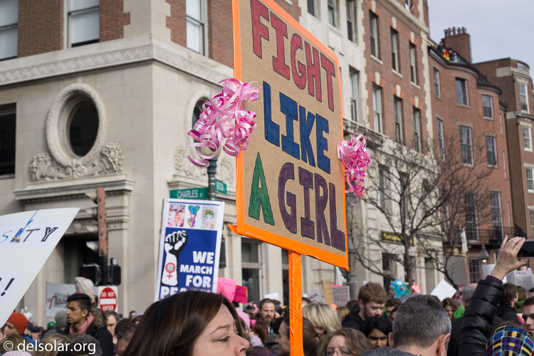 ILCE-6000  --  35 mm  --  E 35mm F1.8 OSS  