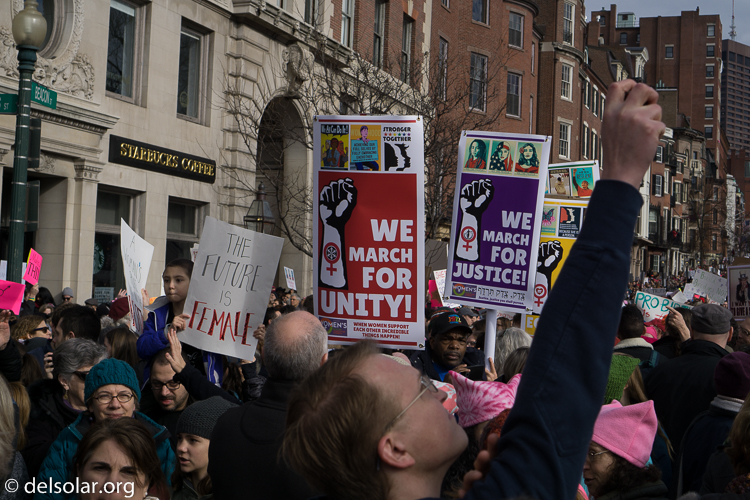 ILCE-6000  --  35 mm  --  E 35mm F1.8 OSS  