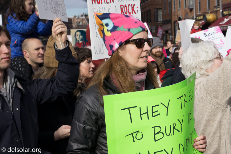 ILCE-6000  --  35 mm  --  E 35mm F1.8 OSS  