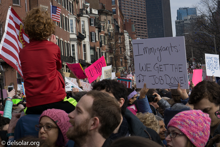 ILCE-6000  --  35 mm  --  E 35mm F1.8 OSS  