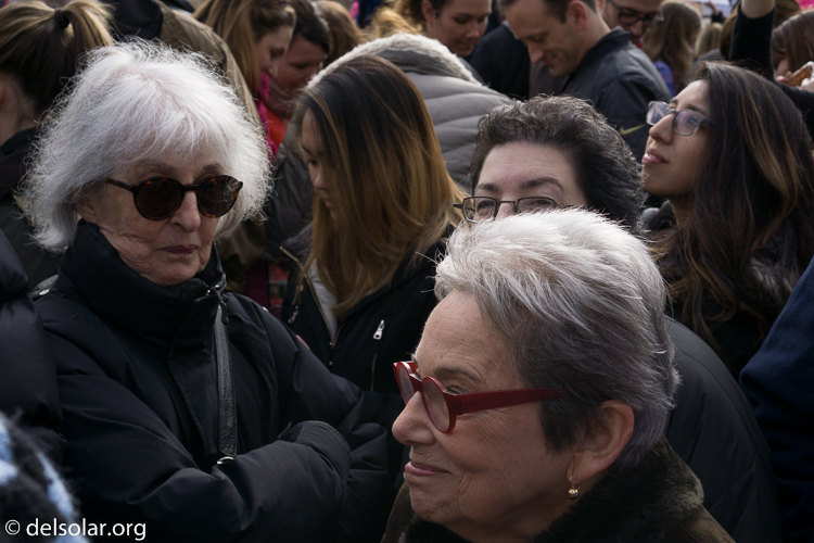 ILCE-6000  --  35 mm  --  E 35mm F1.8 OSS  