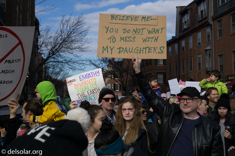 ILCE-6000  --  35 mm  --  E 35mm F1.8 OSS  