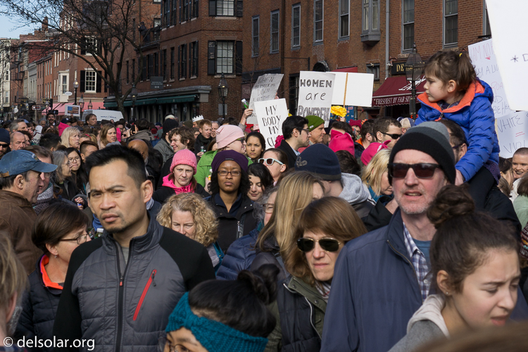 ILCE-6000  --  35 mm  --  E 35mm F1.8 OSS  