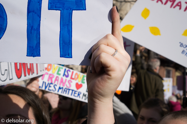 ILCE-6000  --  35 mm  --  E 35mm F1.8 OSS  