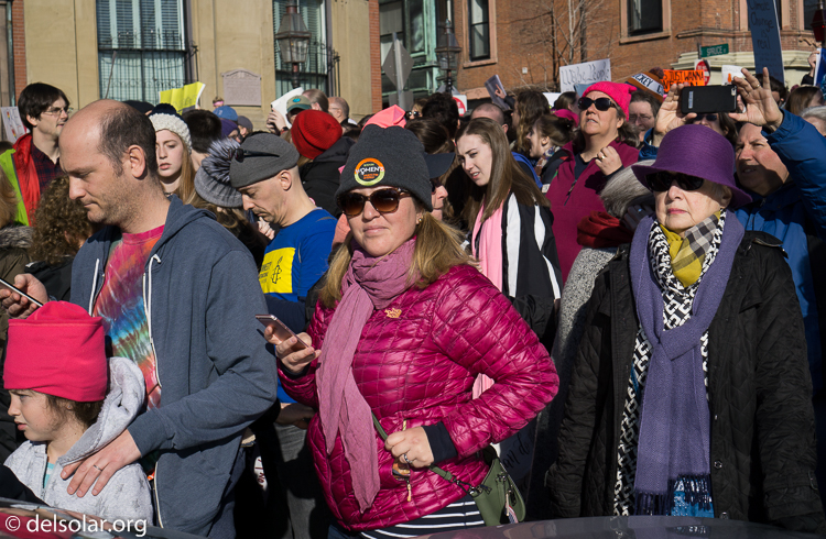 ILCE-6000  --  35 mm  --  E 35mm F1.8 OSS  