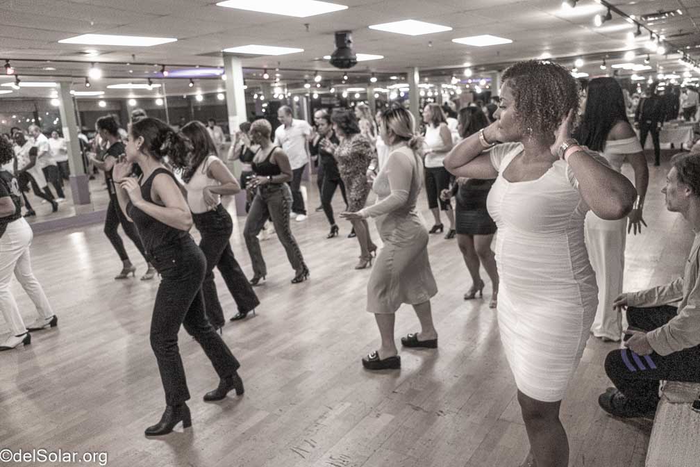 RICOH GR III  --   -- 1/200 sec at f / 3.5 -- ISO 2000 -- 0 EV -- 