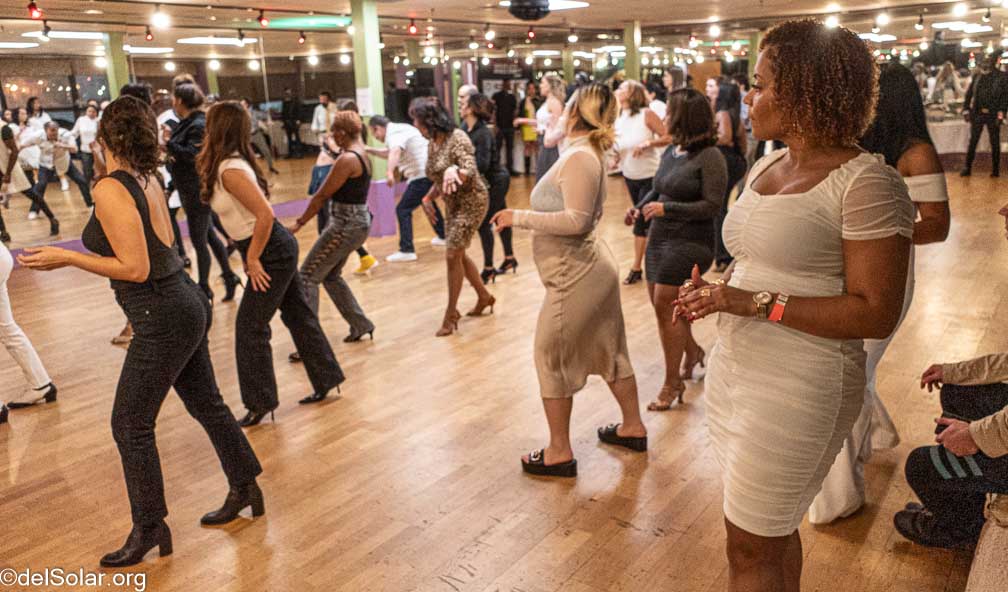 RICOH GR III  --   -- 1/200 sec at f / 3.5 -- ISO 2000 -- 0 EV -- 