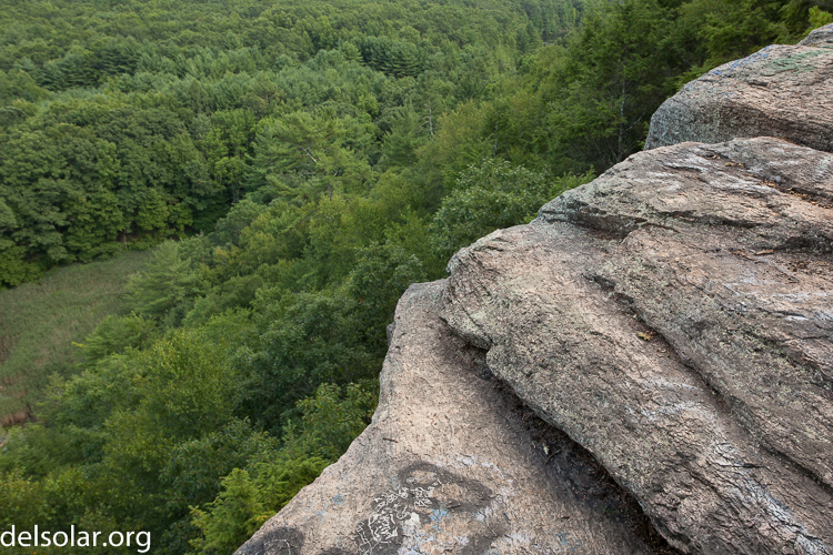 Canon EOS 5D Mark II  --  32 mm  --  EF17-40mm f/4L USM  