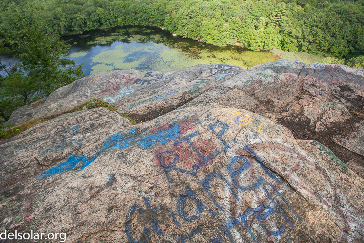 Canon EOS 5D Mark II  --  17 mm  --  EF17-40mm f/4L USM  