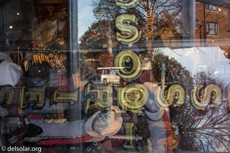 Canon EOS 5D Mark III  --  40 mm  --  EF40mm f/2.8 STM  