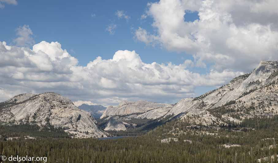 Canon EOS 7D Mark II  --  35 mm  --  EF16-35mm f/4L IS USM  