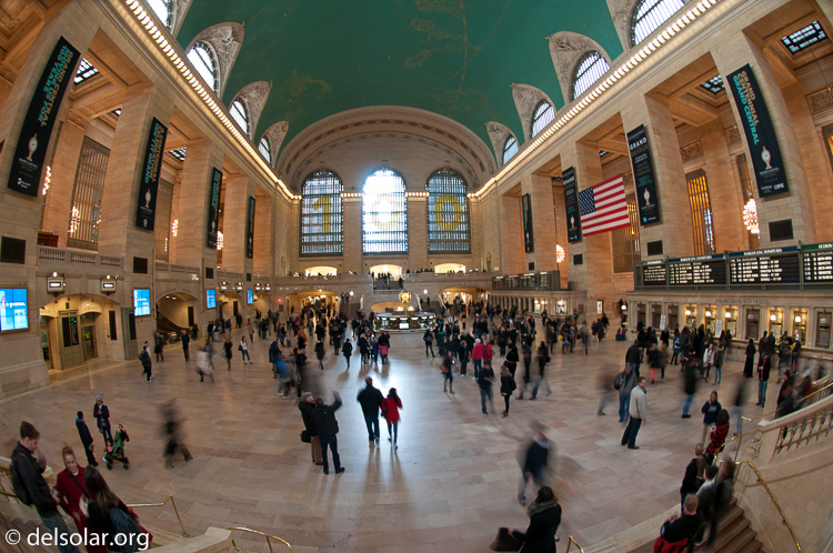 NIKON D300  --  10.5 mm  --  10.5 mm f/2.8  