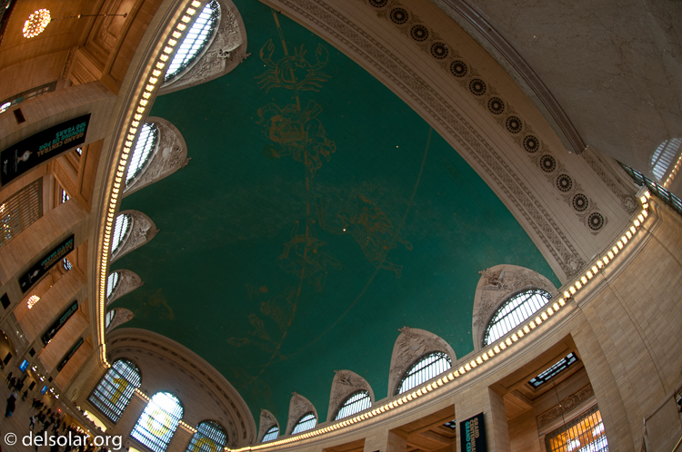 NIKON D300  --  10.5 mm  --  10.5 mm f/2.8  