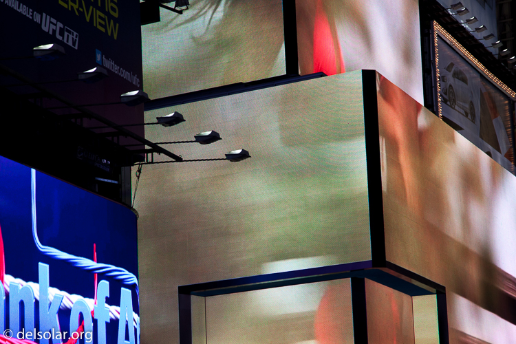 Canon EOS 5D Mark II  --  102 mm  --  EF24-105mm f/4L IS USM  