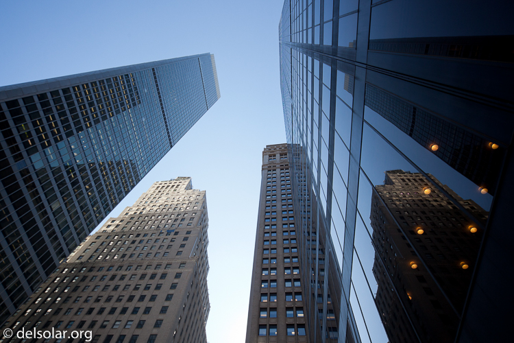 Canon EOS 5D Mark II  --  20 mm  --  12-24mm  