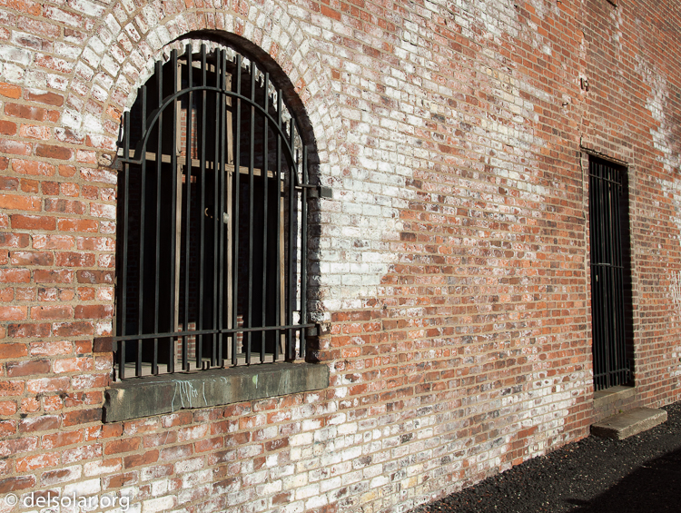 Canon EOS 5D Mark II  --  32 mm  --  EF24-105mm f/4L IS USM  