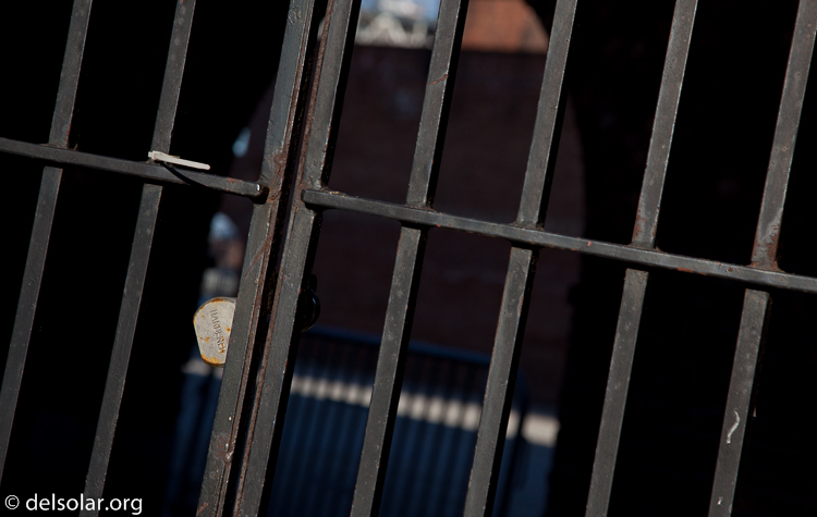 Canon EOS 5D Mark II  --  105 mm  --  EF24-105mm f/4L IS USM  