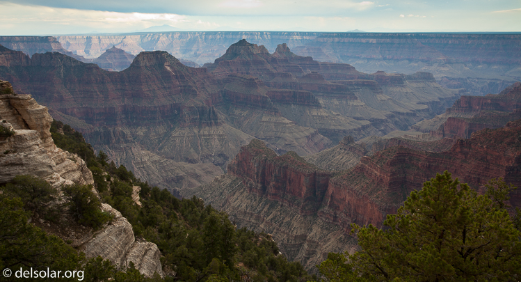 Canon EOS 5D Mark II  --  29 mm  --  EF17-40mm f/4L USM  