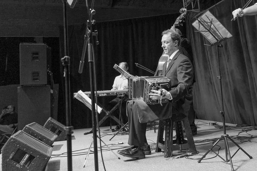 ILCE-7RM4  --  E 24mm F2.8 F051 -- 1/250 sec at f / 3.5 -- ISO 1600 -- 0 EV -- 