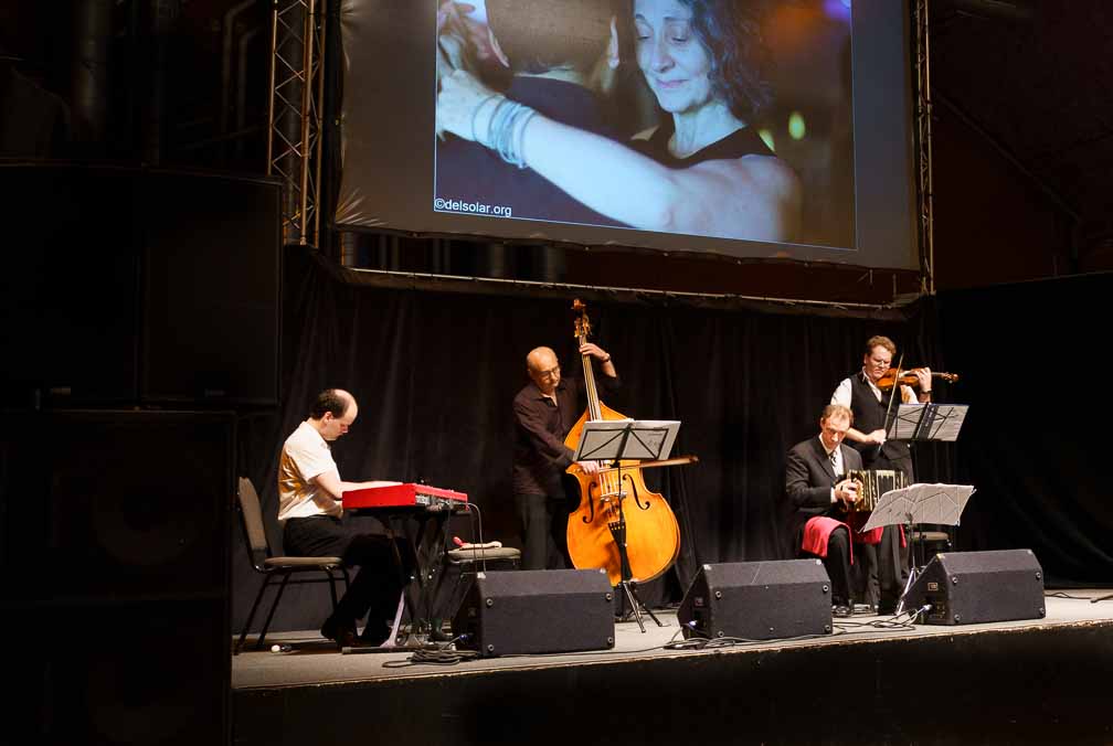 ILCE-7RM4  --  E 24mm F2.8 F051 -- 1/50 sec at f / 4.0 -- ISO 1600 -- 0 EV -- 