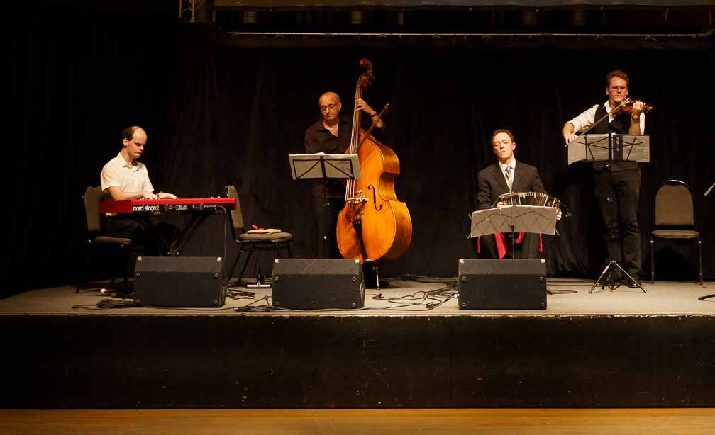 ILCE-7RM4  --  E 24mm F2.8 F051 -- 1/80 sec at f / 4.0 -- ISO 1600 -- 0 EV -- 