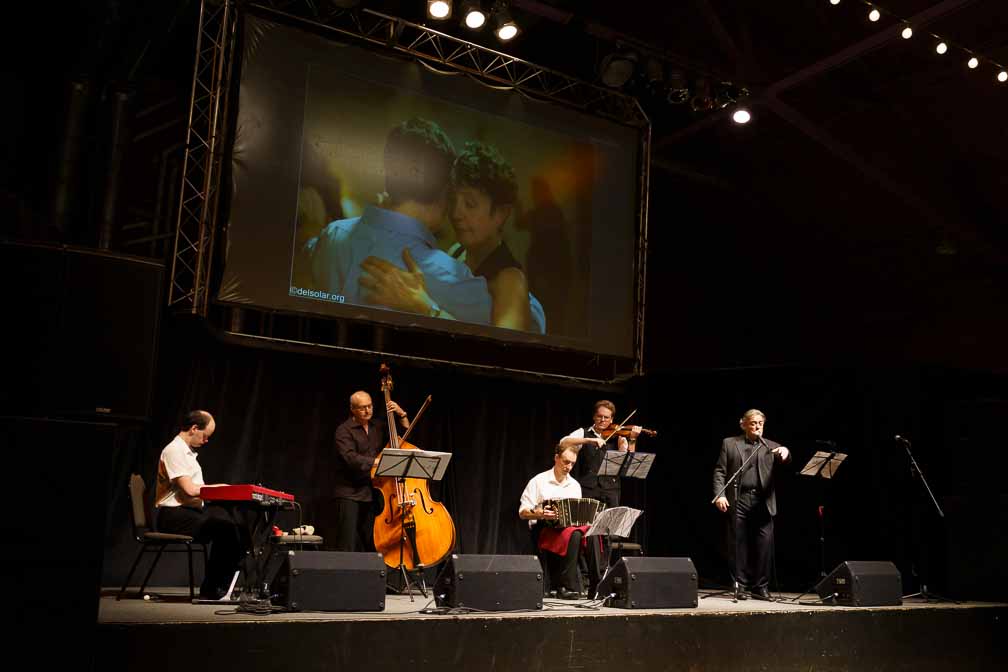 ILCE-7RM4  --  E 24mm F2.8 F051 -- 1/250 sec at f / 4.0 -- ISO 2500 -- 0 EV -- 