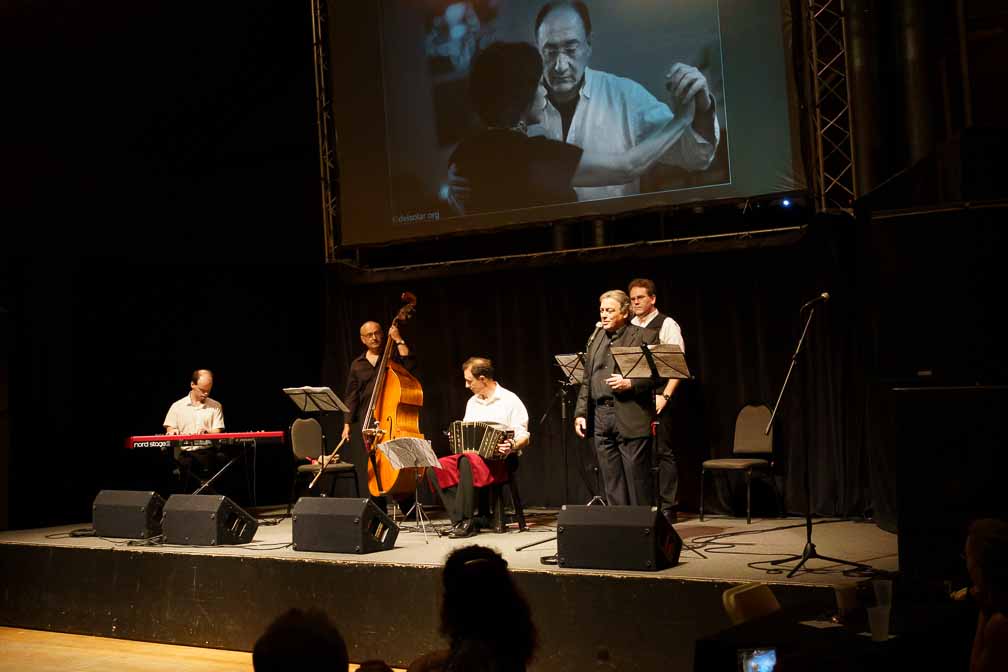 ILCE-7RM4  --  E 24mm F2.8 F051 -- 1/250 sec at f / 4.0 -- ISO 2500 -- 0 EV -- 