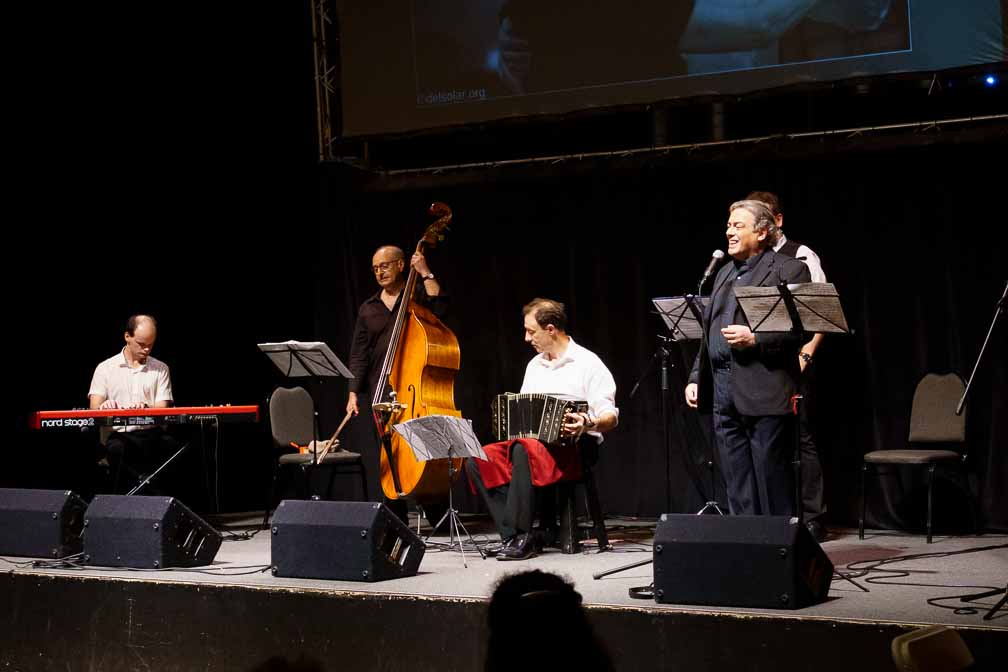 ILCE-7RM4  --  E 24mm F2.8 F051 -- 1/250 sec at f / 4.0 -- ISO 2500 -- 0 EV -- 