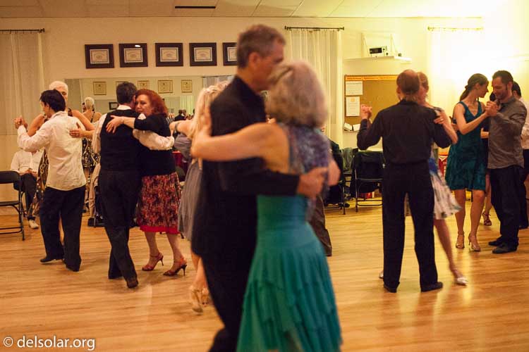 Canon EOS 5D Mark II  --  35 mm  --  35mm  