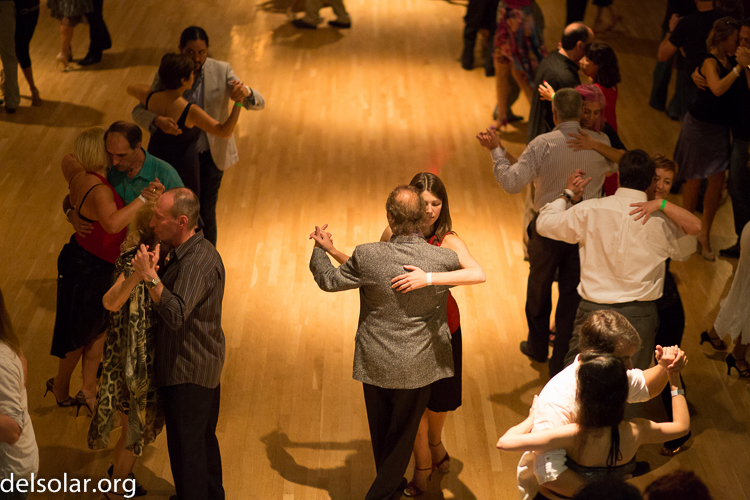 Canon EOS 5D Mark III  --  85 mm  --  EF85mm f/1.8 USM  