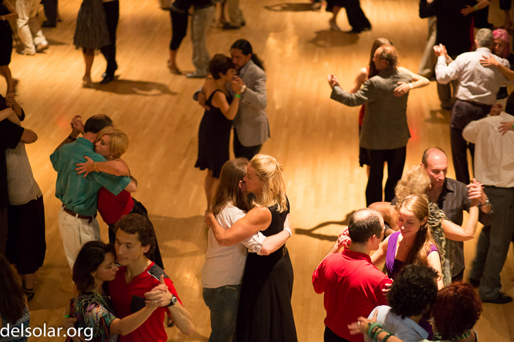 Canon EOS 5D Mark III  --  85 mm  --  EF85mm f/1.8 USM  