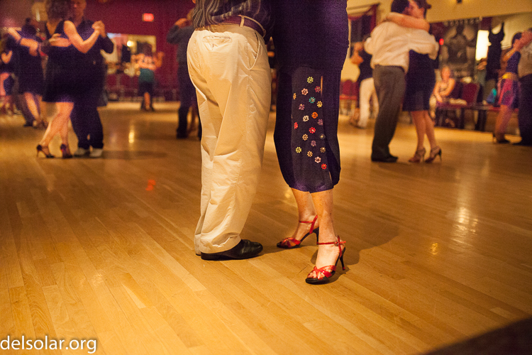 Canon EOS 5D Mark II  --  35 mm  --  35mm  