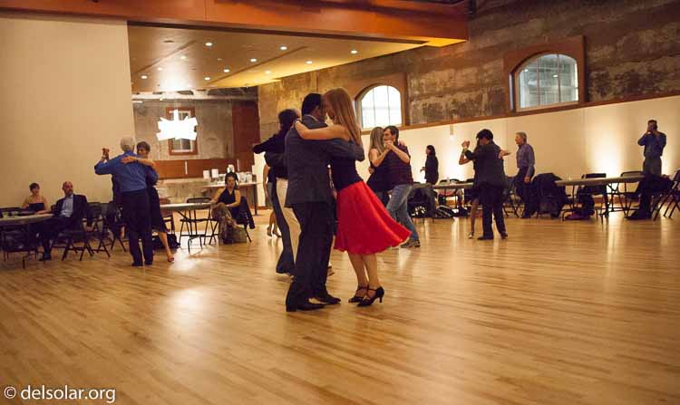 Canon EOS 5D Mark II  --  35 mm  --  35mm  