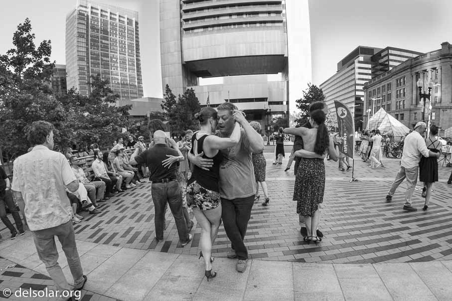 ILCE-6000  --  ---- -- 1/200 sec -- ISO 400 -- 0 EV -- 