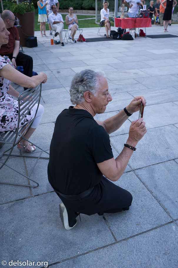 ILCE-6000  --  E 20mm F2.8 -- 1/160 sec at f / 3.2 -- ISO 1600 -- 0 EV -- 